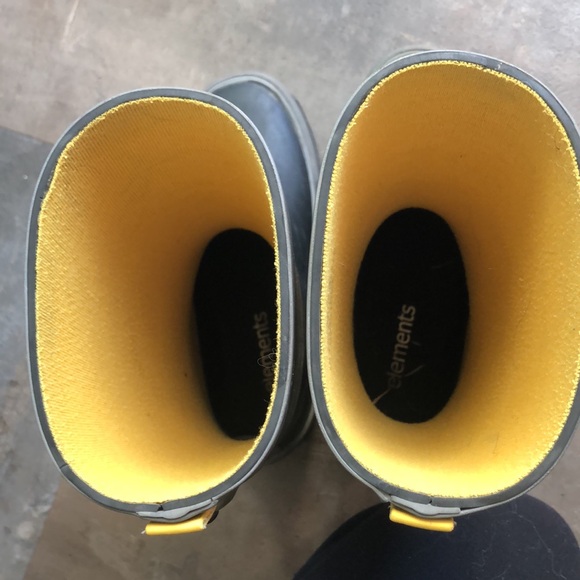 Boys Rubber Boots Size 12 - Picture 3 of 5